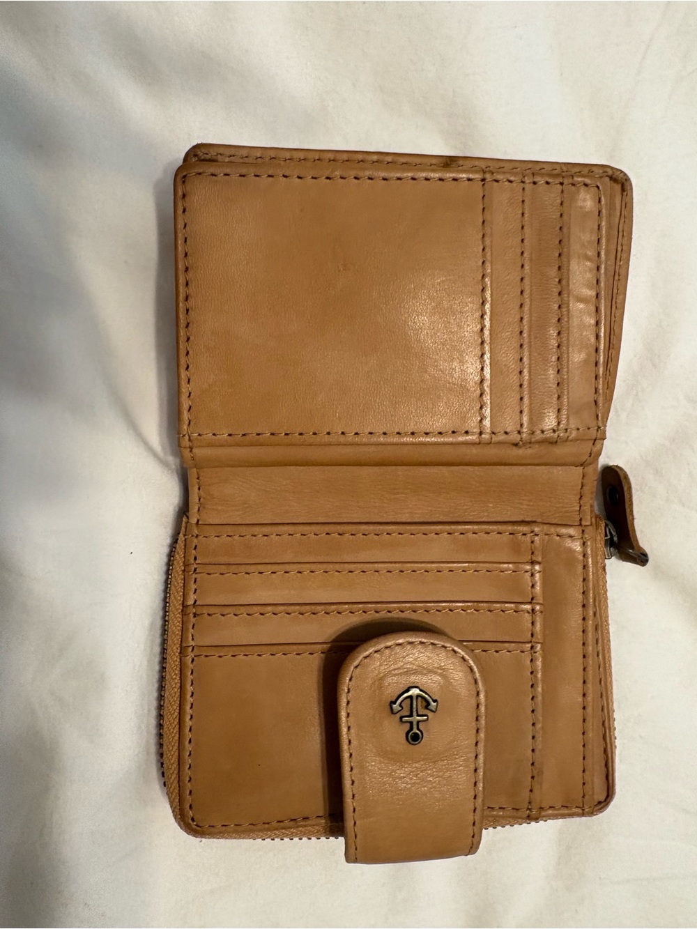 Small Compact Leather  Wallet in Tan - Picture 4 of 5